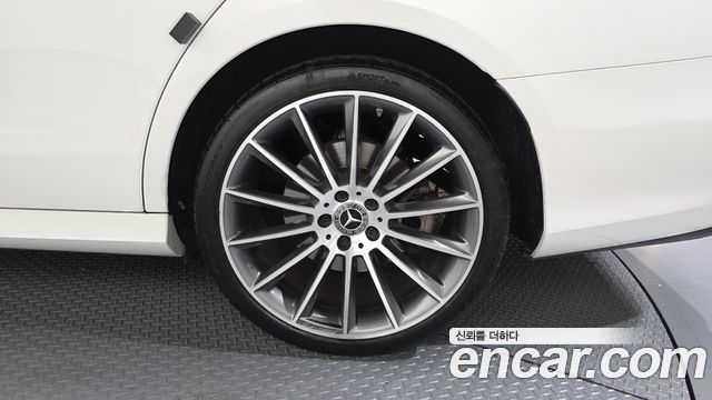 Mercedes-Benz E-Class E350 4MATIC AMG Line