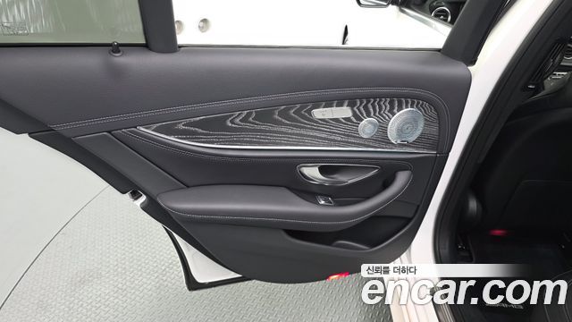 Mercedes-Benz E-Class E350 4MATIC AMG Line