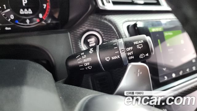 Land Rover Range Rover Velar 3.0 P380 R-Dynamic SE