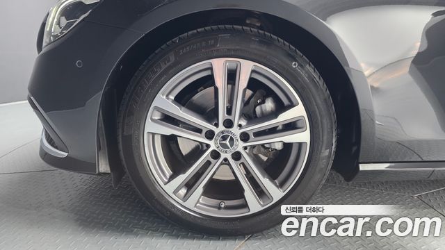 Mercedes-Benz E-Class E250 Avantgarde