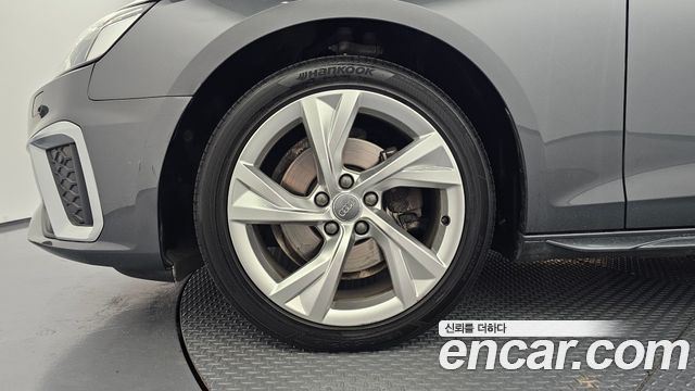 Audi A4 45 TFSI Premium