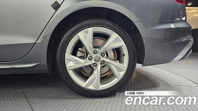 Audi A4 45 TFSI Premium
