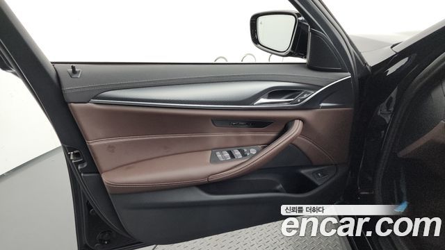 BMW 5-Series 523d M Sport