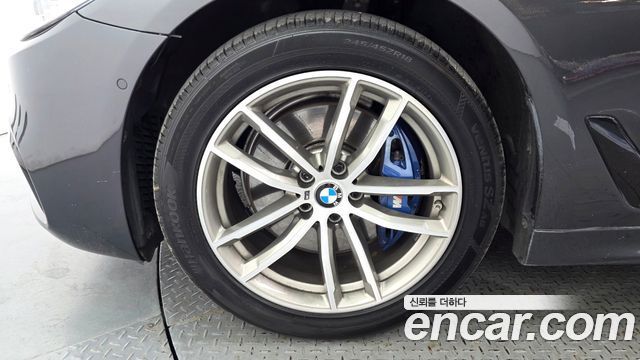 BMW 5-Series 530i xDrive M Sport Package