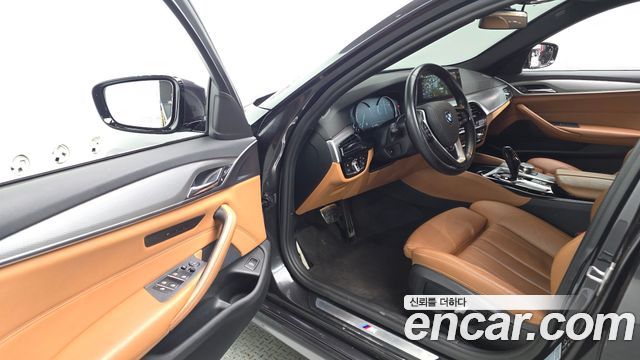 BMW 5-Series 530i xDrive M Sport Package