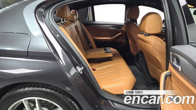 BMW 5-Series 530i xDrive M Sport Package