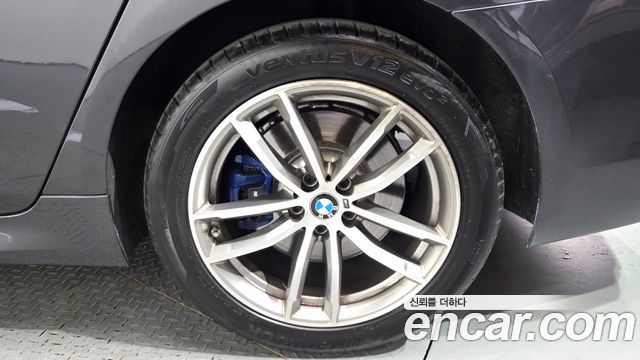 BMW 5-Series 530i xDrive M Sport Package