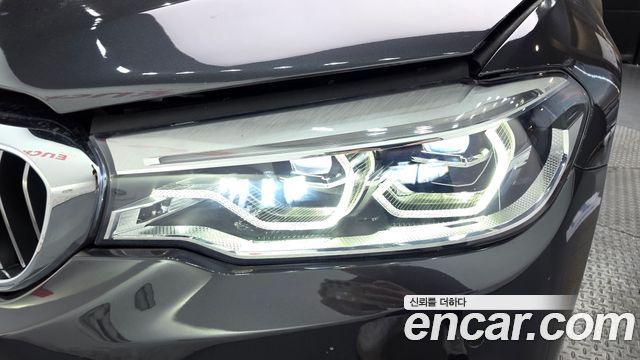 BMW 5-Series 530i xDrive M Sport Package