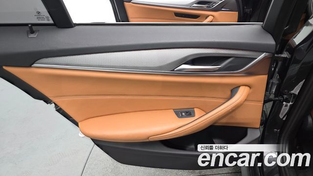 BMW 5-Series 530i xDrive M Sport Package