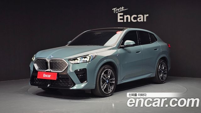BMW iX2 eDrive 20 M Sport