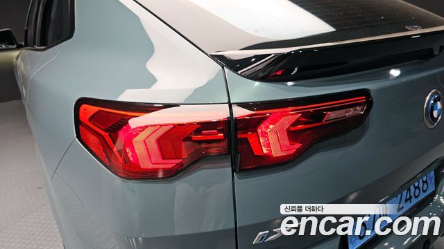 BMW iX2 eDrive 20 M Sport