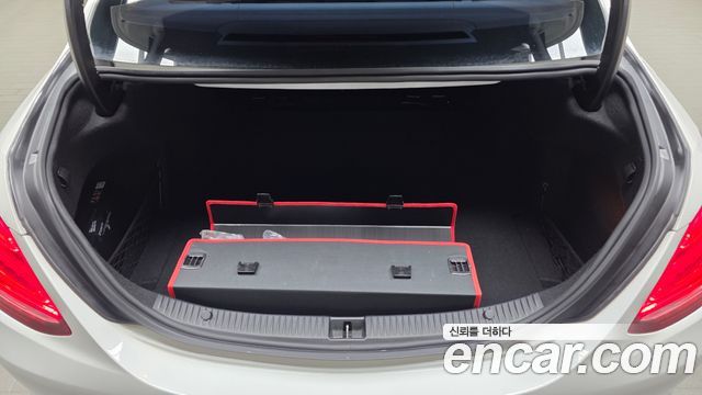 Mercedes-Benz C-Class C200