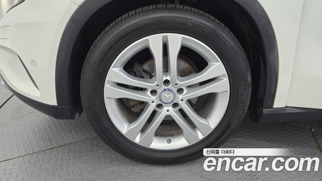 Mercedes-Benz GLA-Class GLA200 d