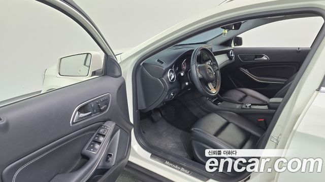Mercedes-Benz GLA-Class GLA200 d