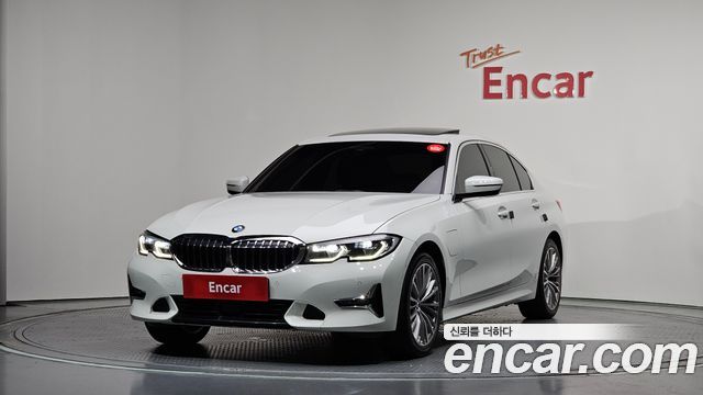 BMW 3-Series 330e Luxury