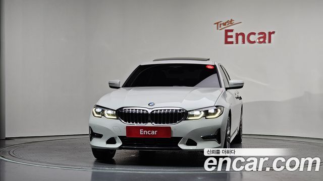 BMW 3-Series 330e Luxury