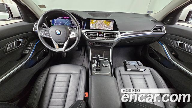 BMW 3-Series 330e Luxury