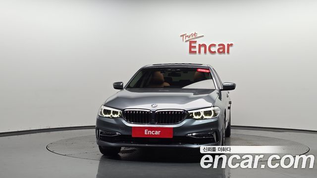BMW 5-Series 520i Luxury
