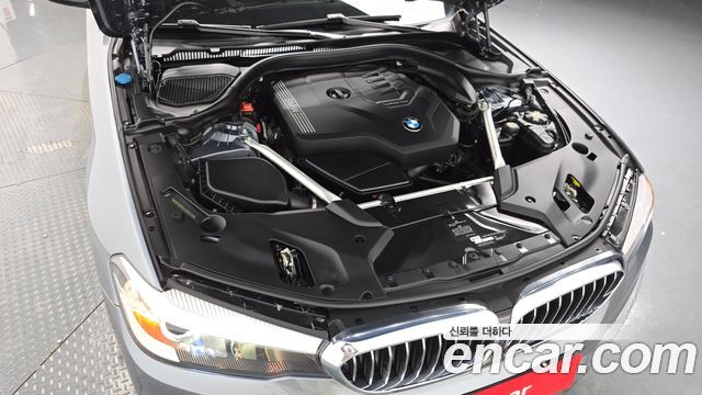 BMW 5-Series 520i Luxury