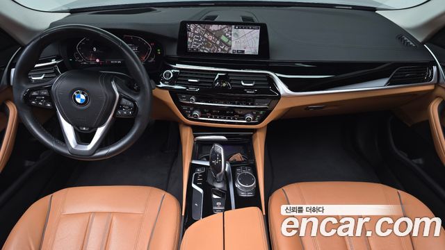 BMW 5-Series 520i Luxury