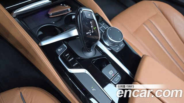 BMW 5-Series 520i Luxury