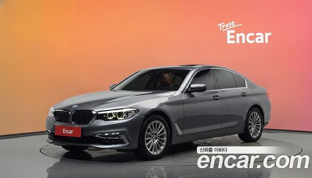 BMW 5-Series 520i Luxury
