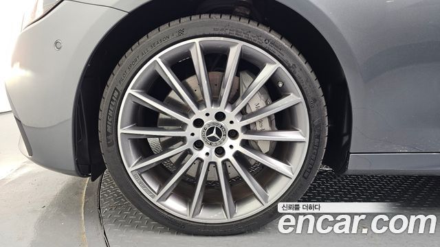 Mercedes-Benz E-Class E350 4MATIC AMG Line