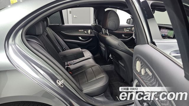 Mercedes-Benz E-Class E350 4MATIC AMG Line