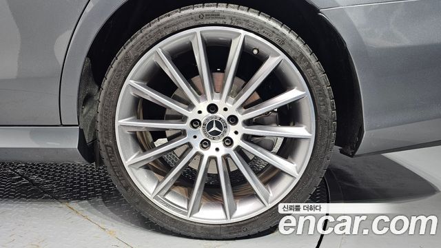 Mercedes-Benz E-Class E350 4MATIC AMG Line
