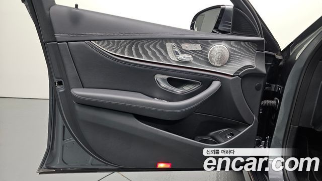 Mercedes-Benz E-Class E350 4MATIC AMG Line