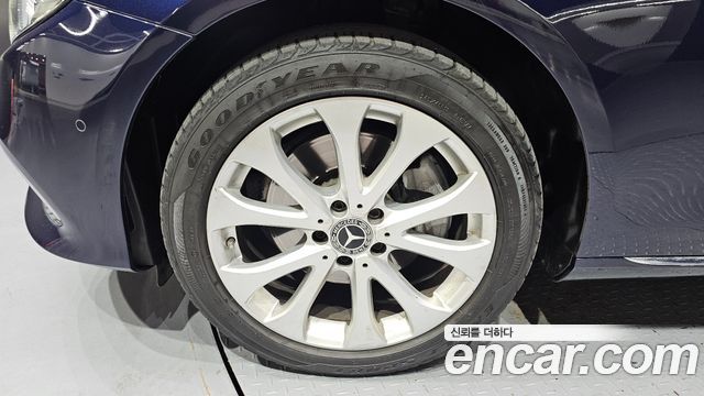 Mercedes-Benz E-Class E220d 4MATIC Exclusive