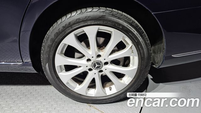 Mercedes-Benz E-Class E220d 4MATIC Exclusive
