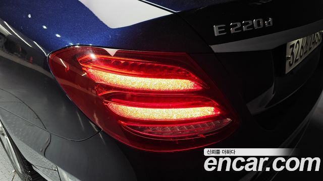 Mercedes-Benz E-Class E220d 4MATIC Exclusive