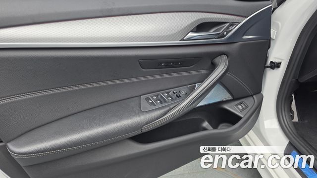 BMW 5-Series 520d M Sport package