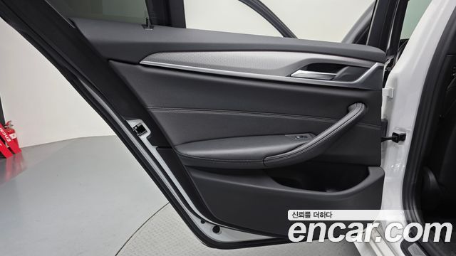 BMW 5-Series 520d M Sport package