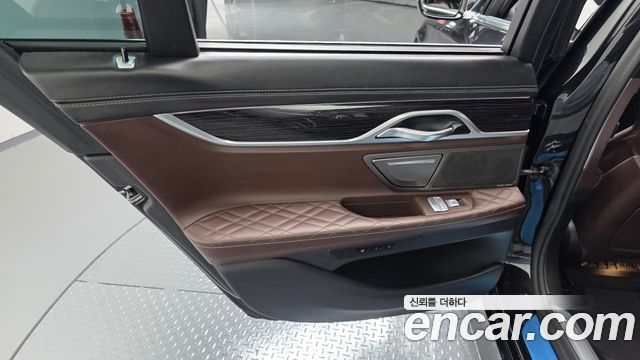 BMW 7-Series 730d xDrive M Sport