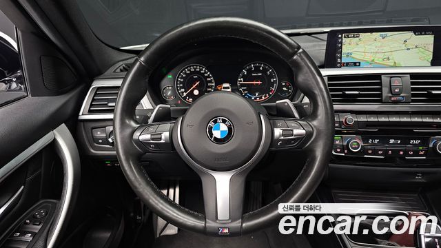 BMW 3-Series 330i M Sport Shadow
