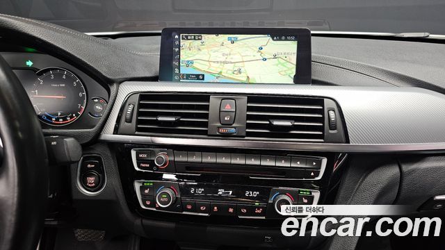 BMW 3-Series 330i M Sport Shadow