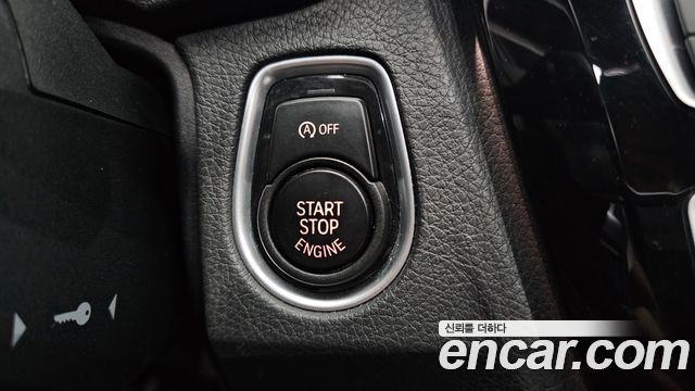 BMW 3-Series 330i M Sport Shadow