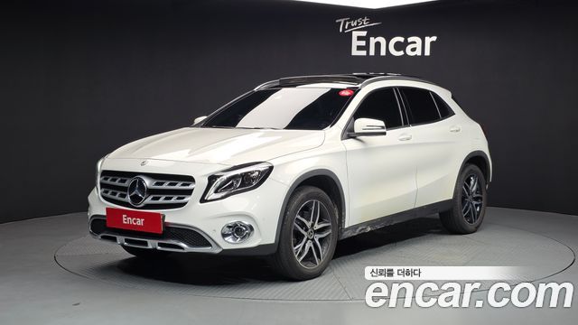 Mercedes-Benz GLA-Class GLA220 Premium