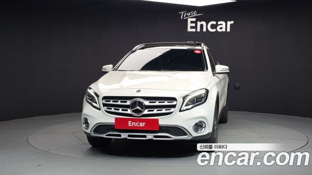 Mercedes-Benz GLA-Class GLA220 Premium