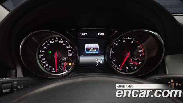 Mercedes-Benz GLA-Class GLA220 Premium