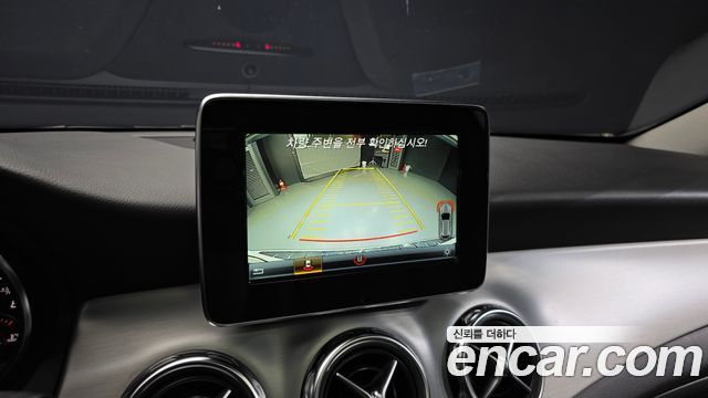 Mercedes-Benz GLA-Class GLA220 Premium