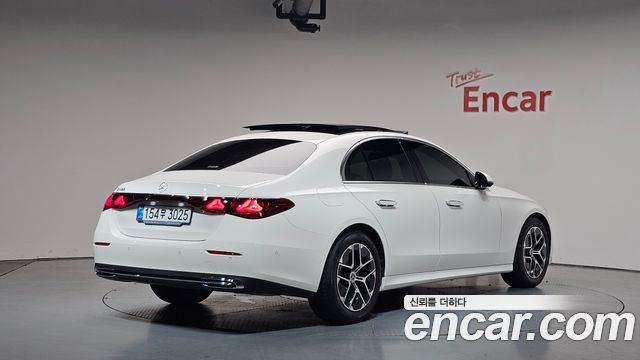 Mercedes-Benz E-Class E200 Avantgarde