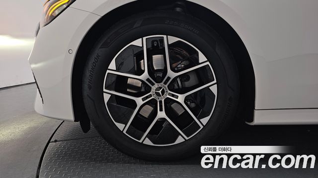 Mercedes-Benz E-Class E200 Avantgarde