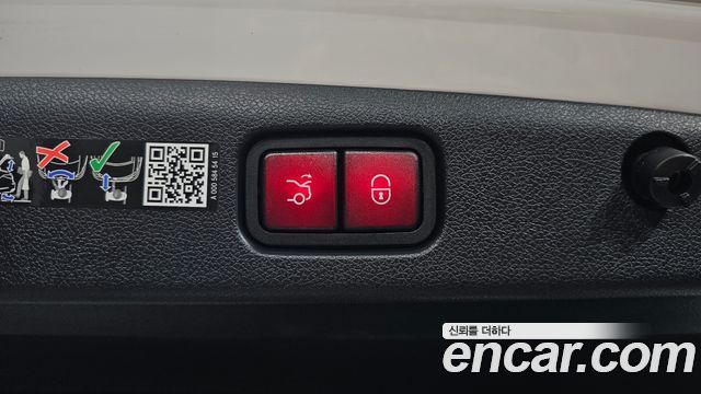Mercedes-Benz E-Class E200 Avantgarde