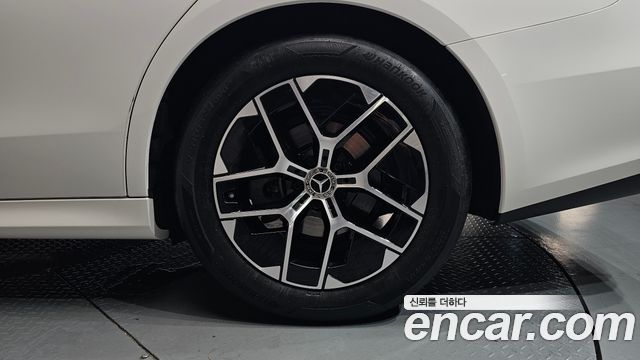 Mercedes-Benz E-Class E200 Avantgarde