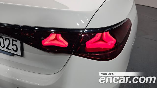 Mercedes-Benz E-Class E200 Avantgarde