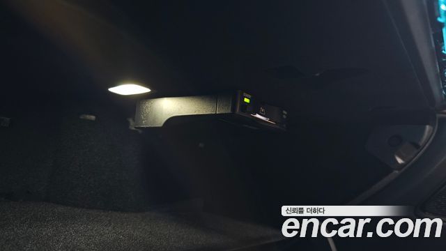 Mercedes-Benz E-Class E200 Avantgarde