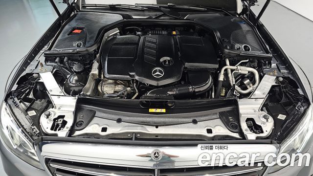 Mercedes-Benz E-Class E220d Exclusive